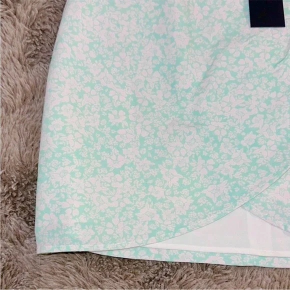 Gianni Bini Mini Skirt - Picture 4 of 5